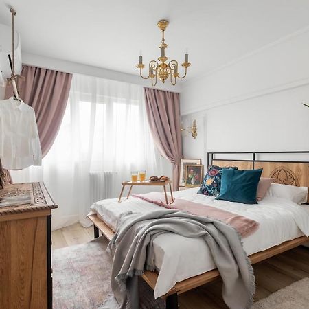 Eclectic 3 Bedroom Calea Victoriei By Urbanesq Boekarest Buitenkant foto