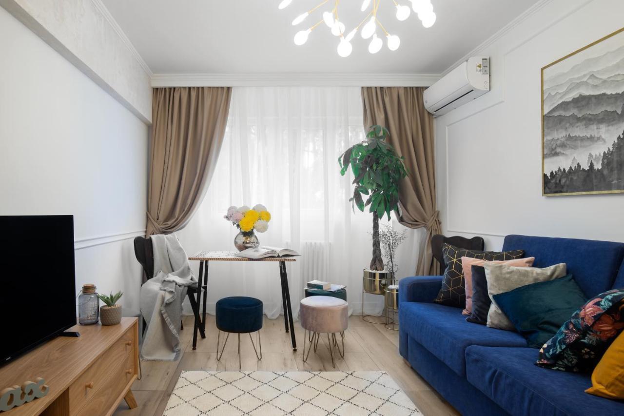 Eclectic 3 Bedroom Calea Victoriei By Urbanesq Boekarest Buitenkant foto