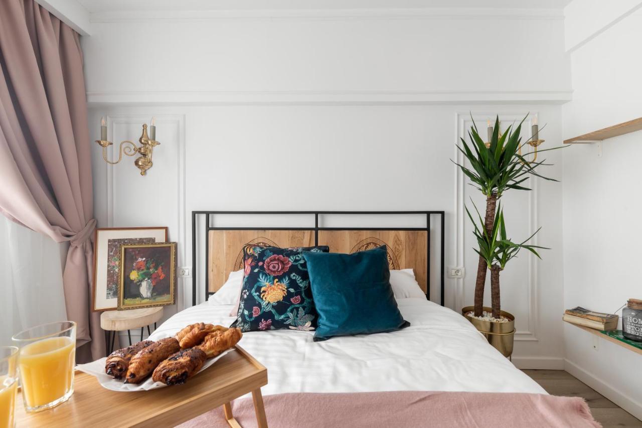 Eclectic 3 Bedroom Calea Victoriei By Urbanesq Boekarest Buitenkant foto