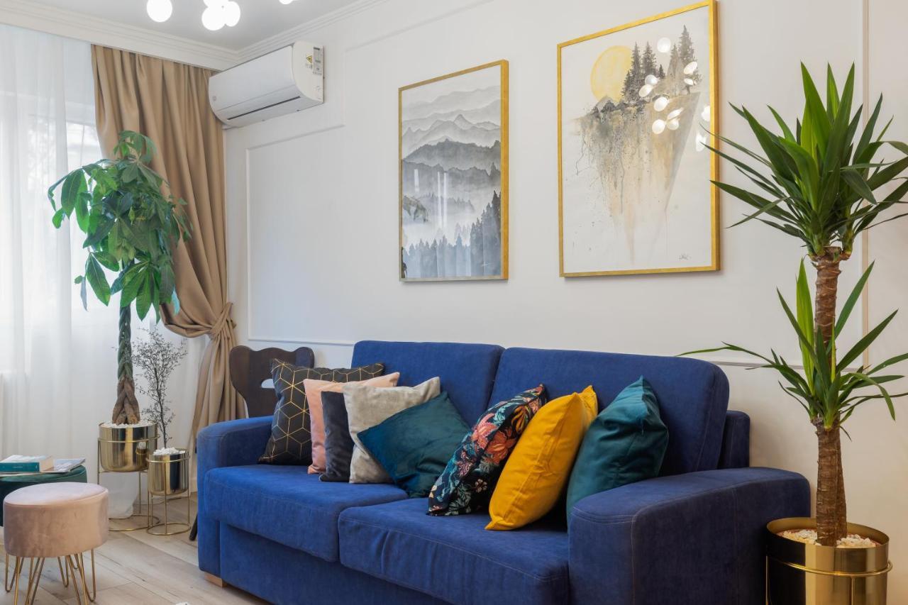 Eclectic 3 Bedroom Calea Victoriei By Urbanesq Boekarest Buitenkant foto